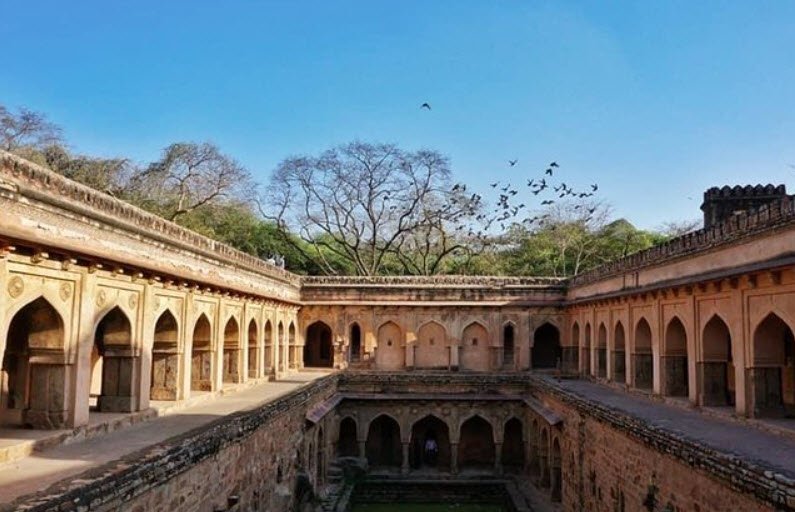 Qila Lal kot